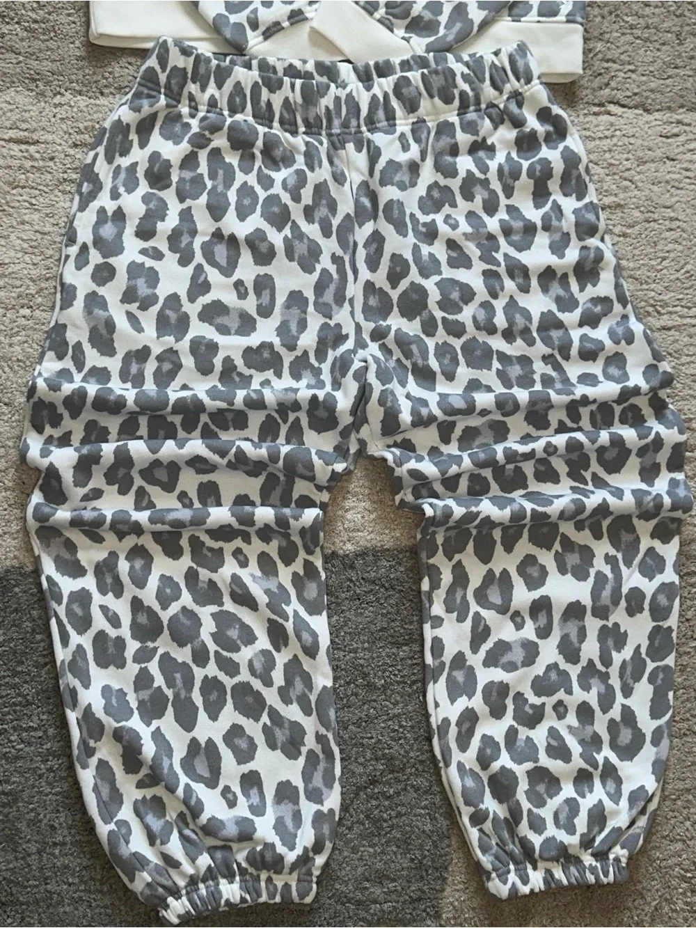 Xersion Gray & White Leopard Cropped Hoodie and Joggers Set - Picture 4 of 4
